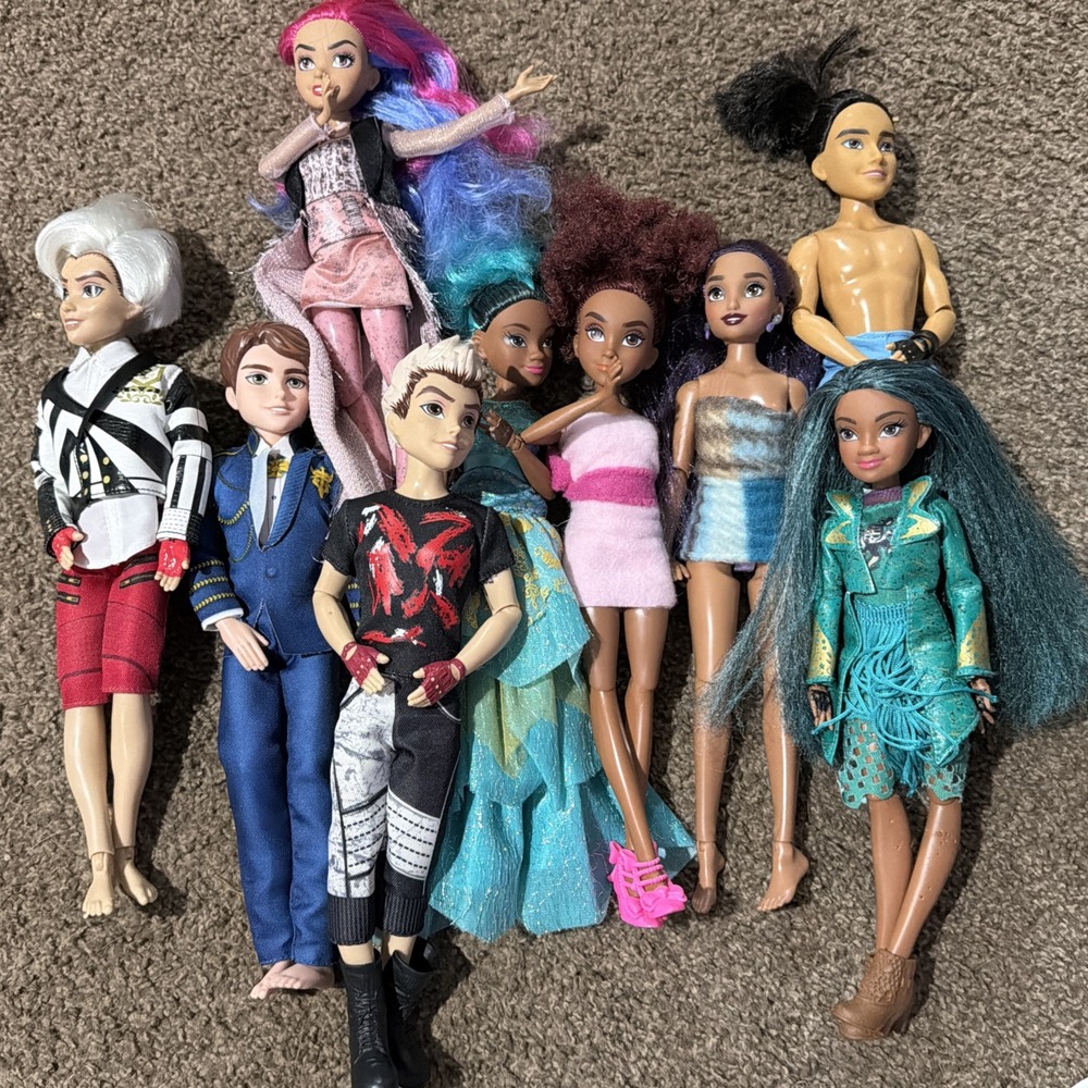 Disney Descendants 11in Fashion Doll Lot of 9 Uma-Jay-Mal-Carlos De Vil-Celia +